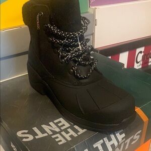 Black Winter Boots with Fur Lining